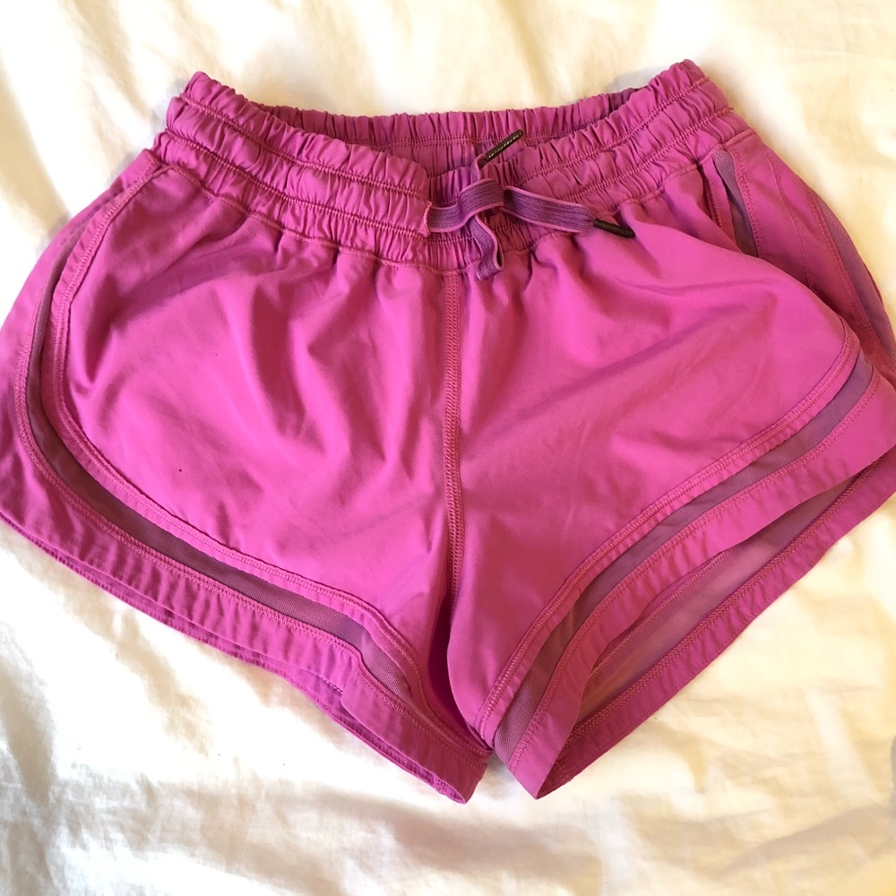 Lululemon Hottie Hot pink shorts!